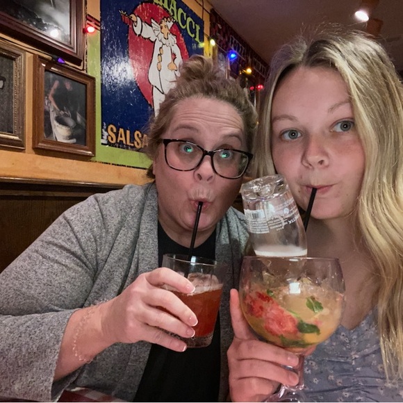 Meet your Posher, Kelli - Picture 3 of 9